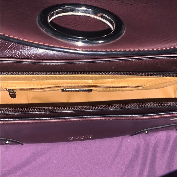 AUTHENTIC VINTAGE GUCCI LEATHER BAGUETTE - Picture 3 of 5